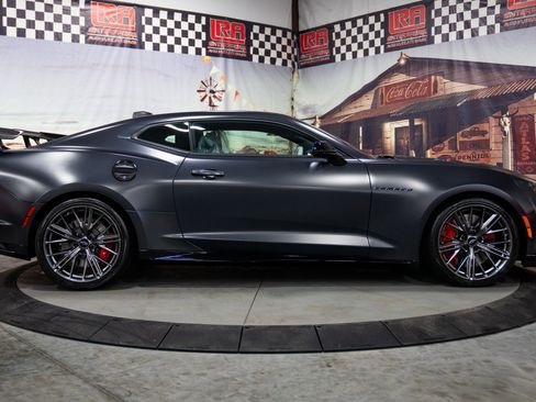 Used 2024 Chevrolet Camaro ZL1 RWD image 3