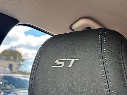 Used 2025 Buick Encore GX Sport Touring w/ Advanced Technology Package image 25