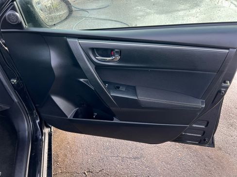 Used 2019 Toyota Corolla LE w/ Carpet Mat Package (TMS) image 17