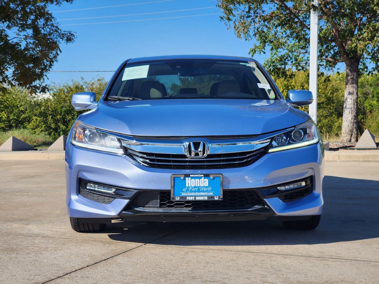 Used 2017 Honda Accord EX-L image 2