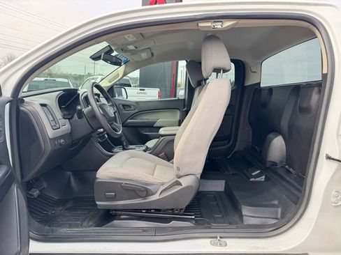 Used 2018 Chevrolet Colorado W/T image 16