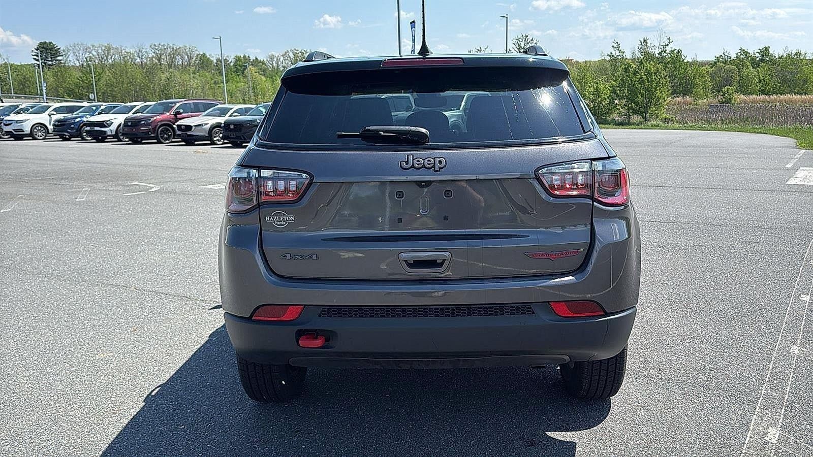 Used 2022 Jeep Compass Trailhawk w/ Trailhawk Convenience Group AWD/4WD image 7