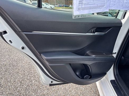 Used 2022 Toyota Camry SE image 40