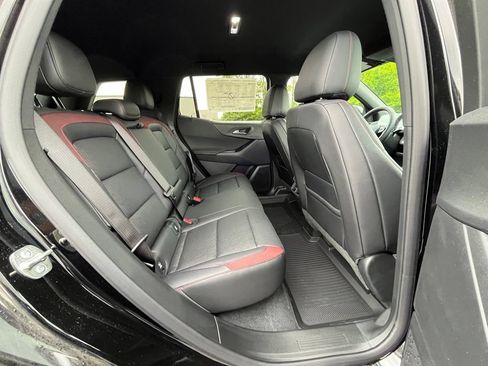 New 2026 Chevrolet Equinox RS w/ Convenience Package III AWD/4WD image 17