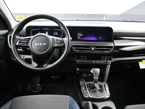 Used 2025 Kia Seltos S AWD/4WD image 19