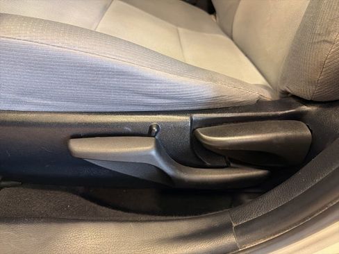 Used 2015 Toyota Corolla L image 22