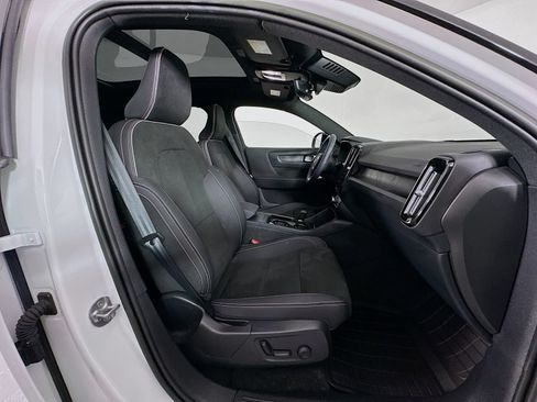 Used 2023 Volvo XC40 Recharge Ultimate w/ Protection Package Premier AWD/4WD image 29