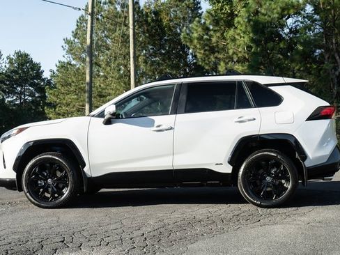 Used 2024 Toyota RAV4 SE image 11