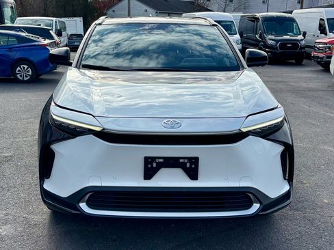 Used 2023 Toyota bZ4X AWD image 3
