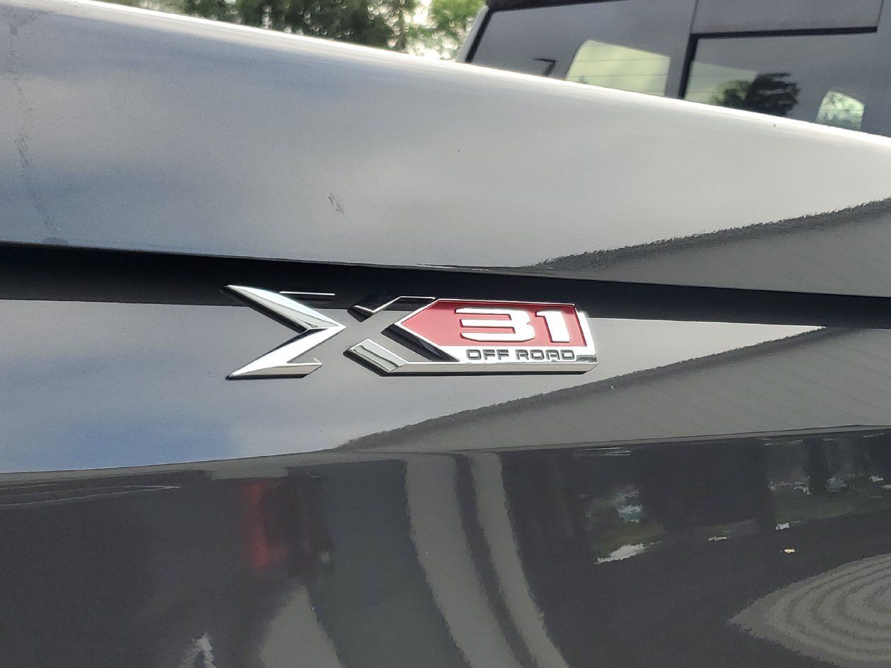 Used 2021 GMC Sierra 1500 SLT w/ SLT Premium Plus Package AWD/4WD image 9