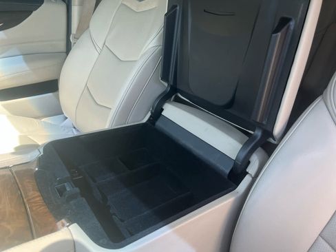 Used 2020 Cadillac Escalade Platinum image 22