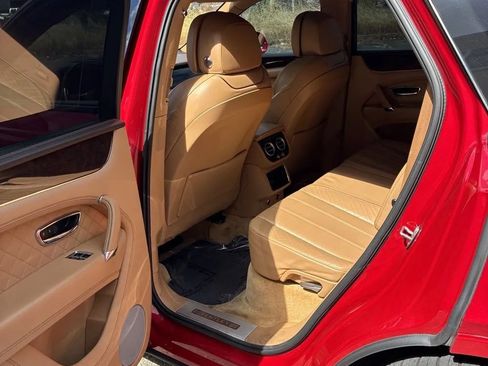 Used 2017 Bentley Bentayga AWD/4WD image 9
