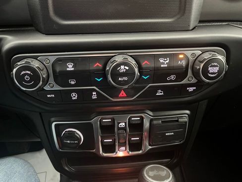 Used 2021 Jeep Wrangler Unlimited Sport image 4