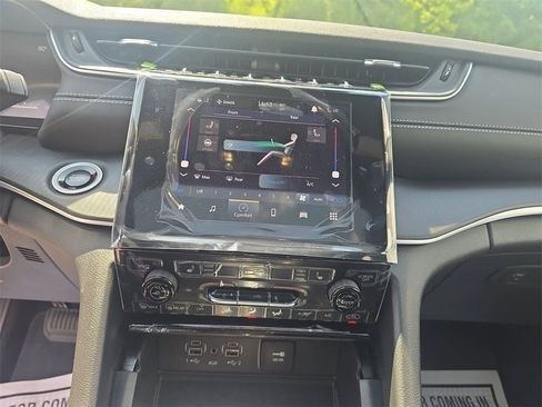 New 2025 Jeep Grand Cherokee L Altitude image 19