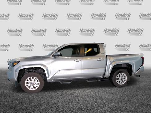Used 2026 Toyota Tacoma SR5 RWD image 8