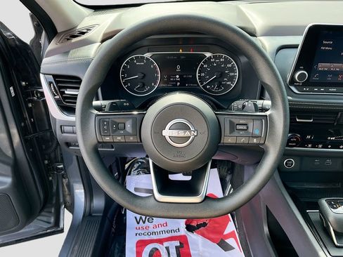 Used 2023 Nissan Rogue SV image 27