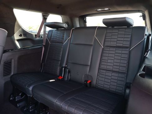Used 2023 Cadillac Escalade ESV Sport Platinum w/ Heavy-Duty Trailer Package AWD/4WD image 40