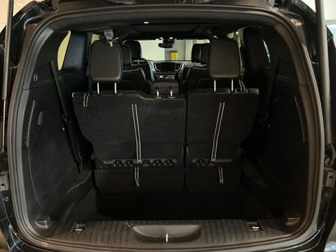Used 2025 Chrysler Pacifica Limited image 35