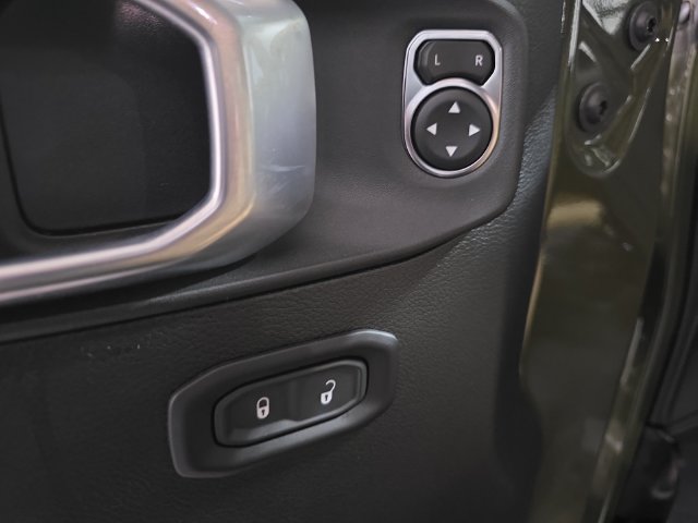 Used 2023 Jeep Wrangler Sport AWD/4WD image 22