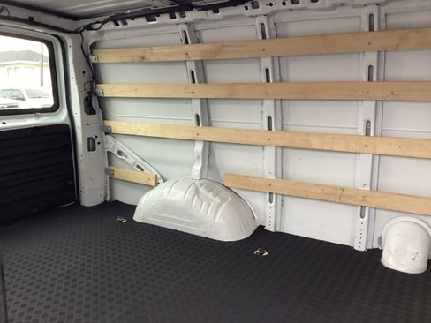 Used 2024 Chevrolet Express 2500 w/ Driver Convenience Package image 14