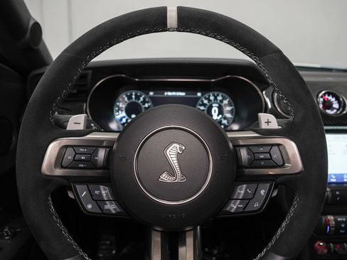 Used 2022 Ford Mustang Shelby GT500 w/ Carbon Fiber Track Pack RWD image 47