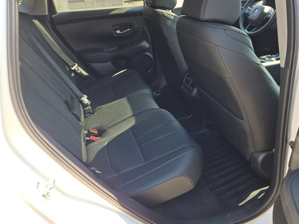 Used 2025 Acura ADX AWD image 12