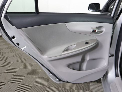 Used 2011 Toyota Corolla LE FWD image 19