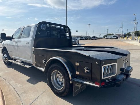 Used 2024 RAM 3500 Laramie AWD/4WD image 5