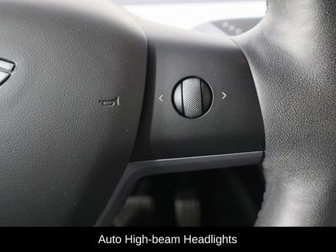 Used 2021 Tesla Model Y Long Range AWD/4WD image 23