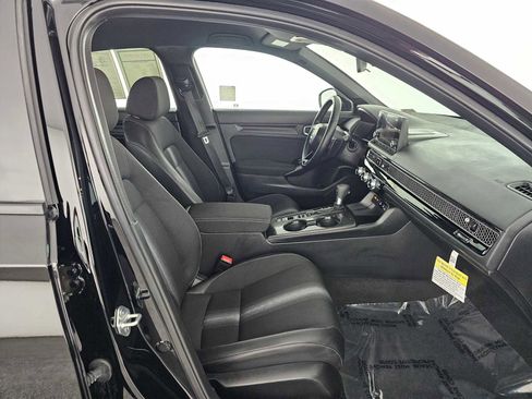 Used 2025 Honda Civic Sport image 10