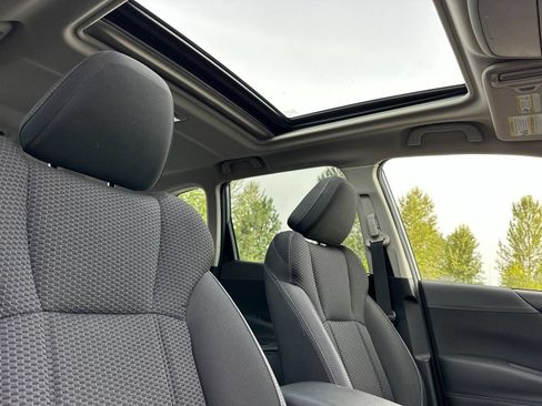 Used 2023 Subaru Forester Premium AWD/4WD image 16