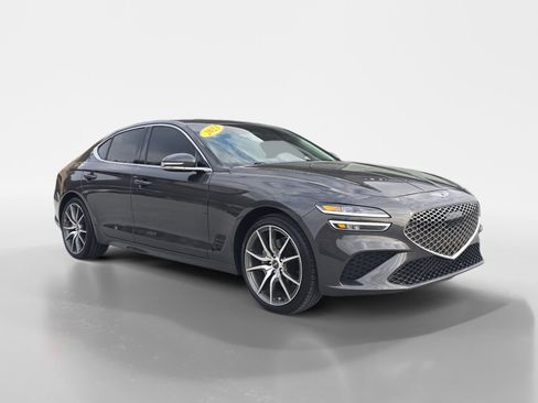 Used 2023 Genesis G70 2.0T image 1