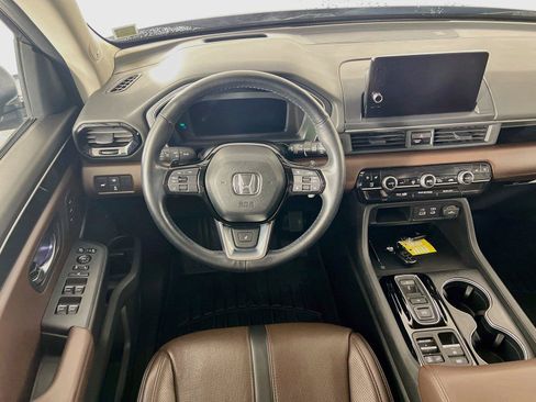 Used 2023 Honda Pilot Elite image 24
