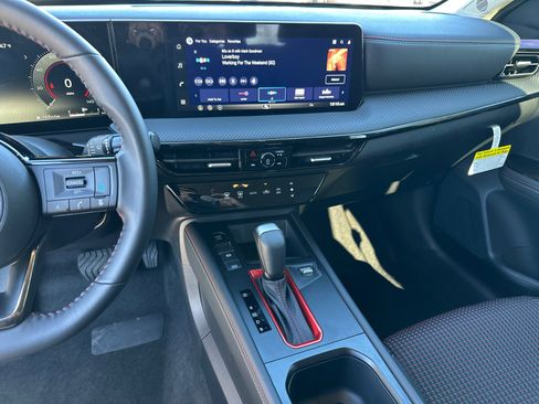 Used 2026 Nissan Kicks SR w/ Illumination Package image 28