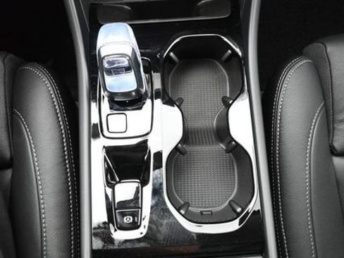 New 2026 Volvo XC40 B5 Plus w/ Climate Package AWD/4WD image 11