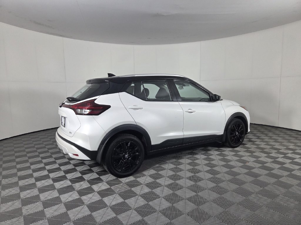 Used 2022 Nissan Kicks SV FWD image 6