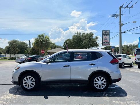 Used 2017 Nissan Rogue S FWD image 4