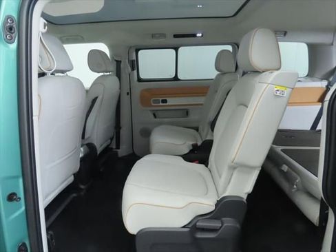 New 2025 Volkswagen ID. Buzz Pro S Plus image 22