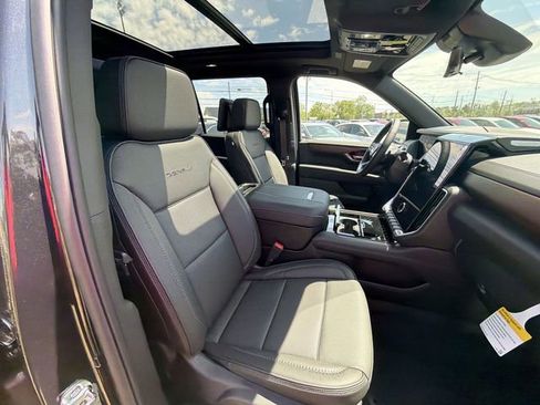 New 2026 GMC Yukon XL Denali w/ Denali Reserve Package AWD/4WD image 24