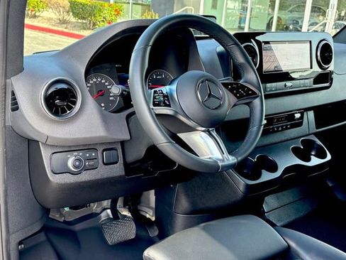 Used 2025 Mercedes-Benz Sprinter 3500 image 14