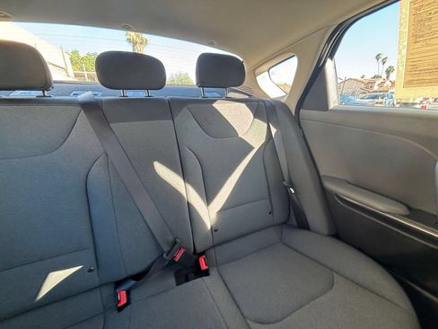 Used 2025 Kia K4 FWD image 37