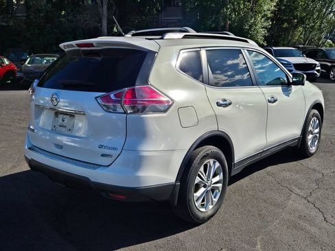 Used 2014 Nissan Rogue SV w/ SV Premium Package AWD/4WD image 3