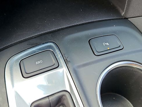 Used 2024 Chevrolet Equinox LT AWD/4WD image 25