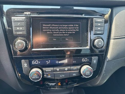 Used 2019 Nissan Rogue SV AWD/4WD image 25
