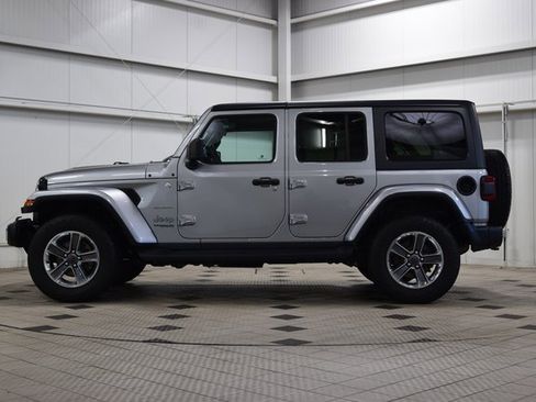 Used 2018 Jeep Wrangler Unlimited Sahara image 4