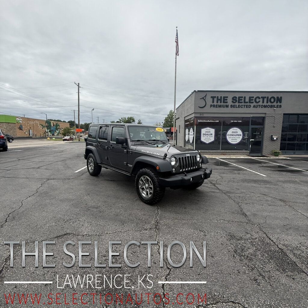 Used 2016 Jeep Wrangler Unlimited Rubicon w/ Connectivity Group AWD/4WD image 1