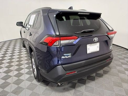 Used 2022 Toyota RAV4 XLE image 4