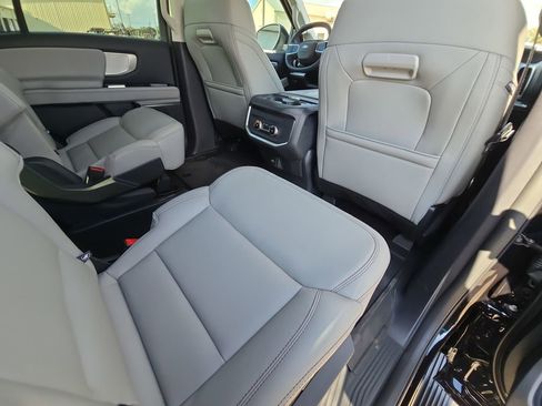 New 2025 Ford Expedition Active image 11