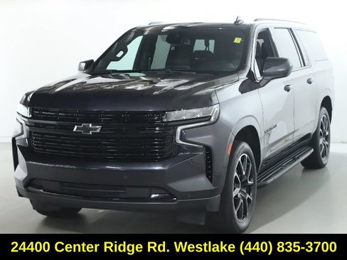 Used 2024 Chevrolet Suburban RST RWD image 4