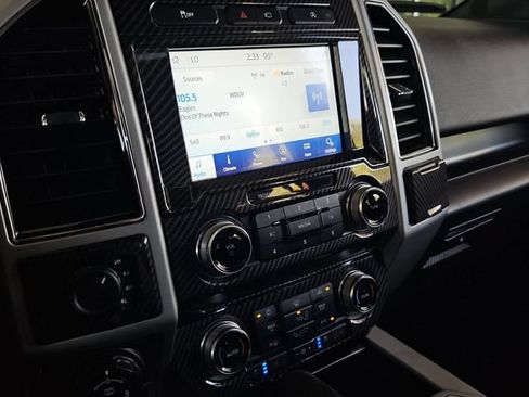 Used 2020 Ford F150 Lariat w/ Equipment Group 502A Luxury AWD/4WD image 19